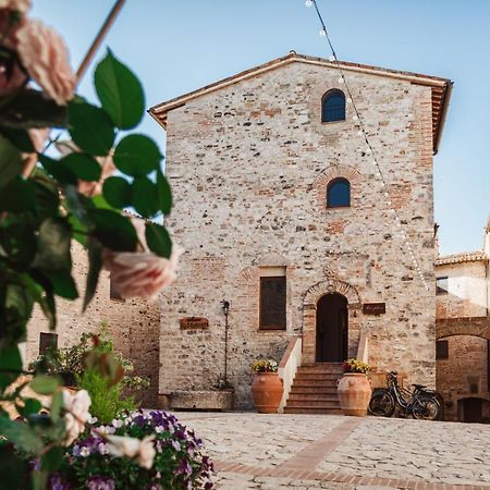 Отель Borgo Petroro Тоди Экстерьер фото