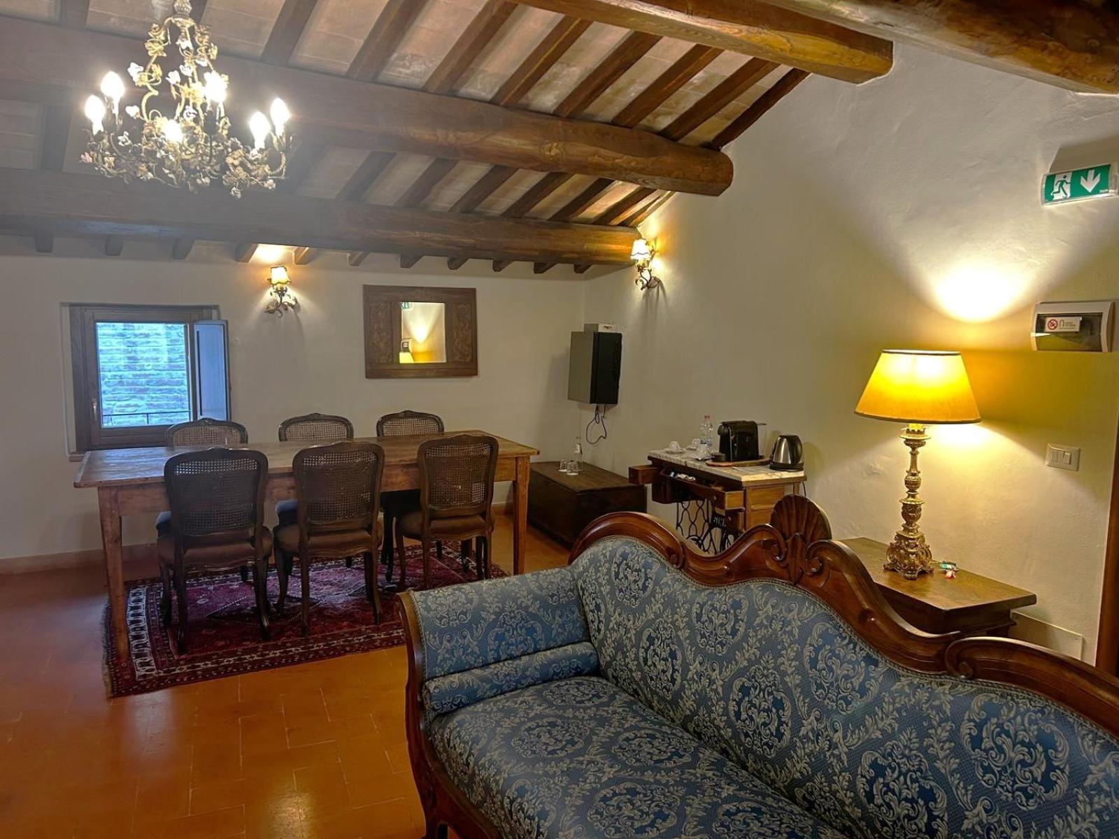 Отель Borgo Petroro Тоди Экстерьер фото